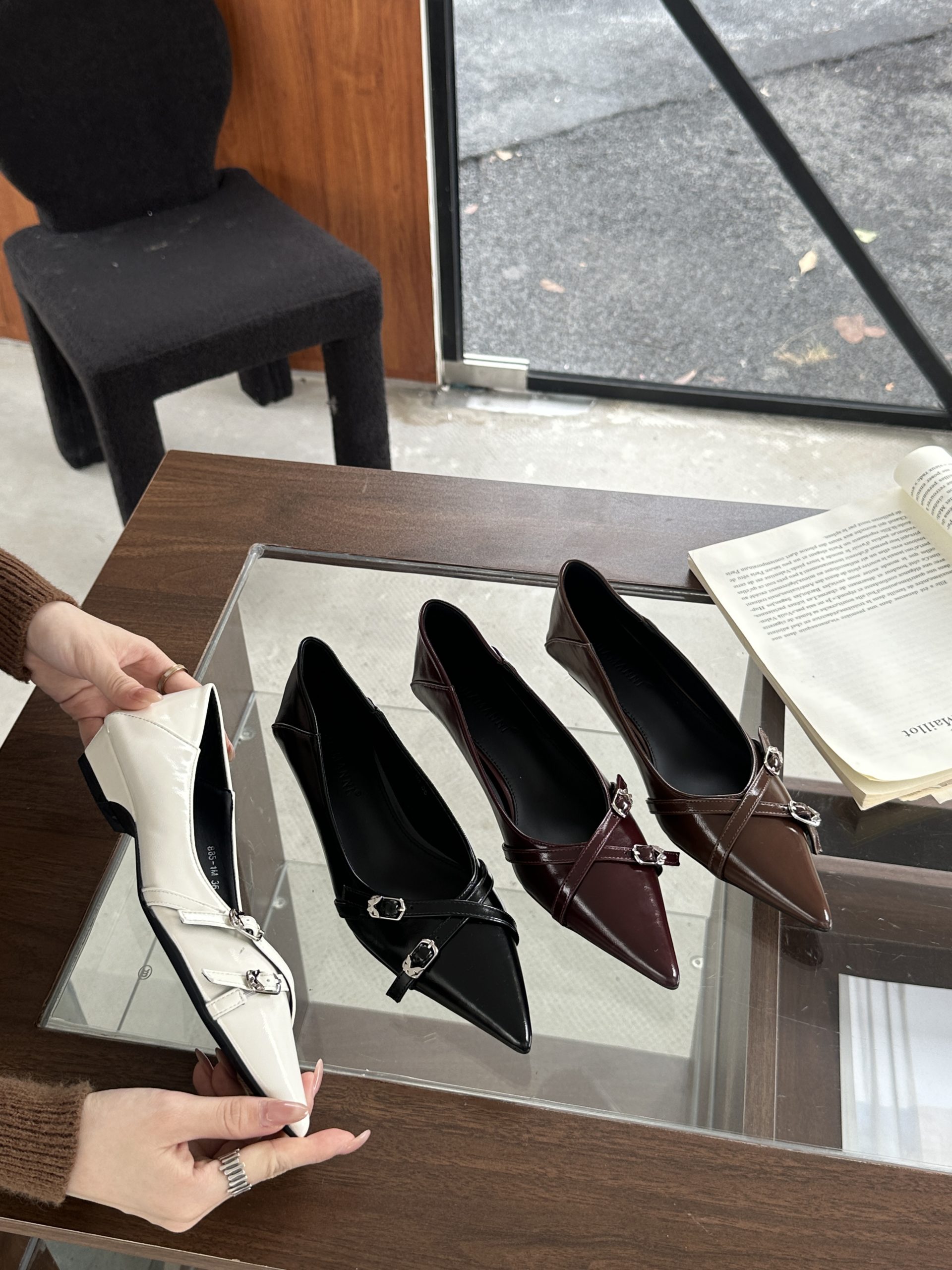 2024 New Retro Pointed Toe Flat Shoes Low Heel Comfortable Women's French Style Slip-on Shoes