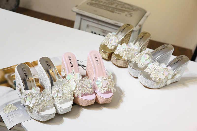 Women's Platform Fish Mouth Wedge Sandals 2025 New Summer Beaded Transparent Strap Slippers